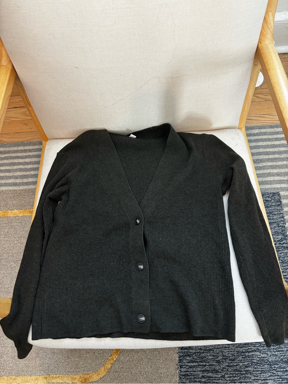 Uniqlo Olive V-Neck Button-Front Women's Cardigan